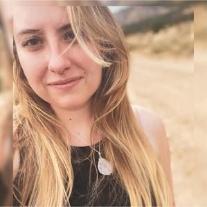 Meet your Posher, Caitlyn